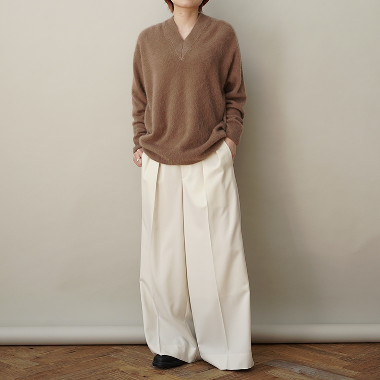 GARMET DYE CASHMERE V NECK SWEATER / BEIGE | ATON (WOMEN)(エイトン