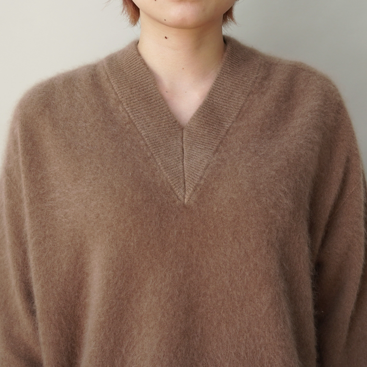 GARMET DYE CASHMERE V NECK SWEATER / BEIGE | ATON (WOMEN)(エイトン