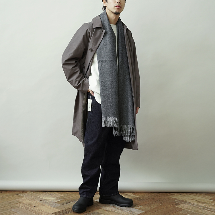 Two-Color Large Brushed Stole / CHARCOAL x L.GREY | THE INOUE