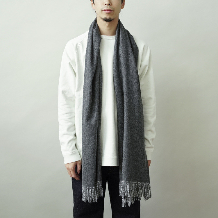 Two-Color Large Brushed Stole / CHARCOAL x L.GREY | THE INOUE