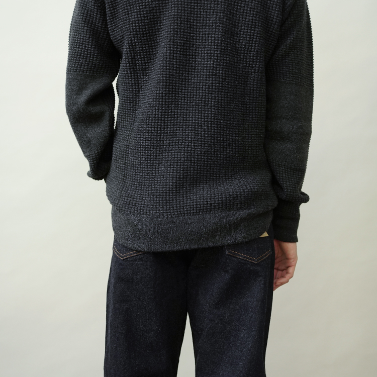 Baby Alpaca Waffle Crew / CHARCOAL | THE INOUE BROTHERS