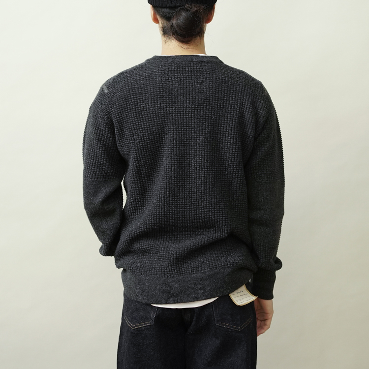 Baby Alpaca Waffle Crew / CHARCOAL | THE INOUE BROTHERS