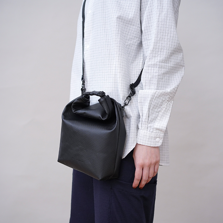 WROLL - ROLE TOP POUCH / BLACK | ED ROBERT JUDSON(エド ロバート