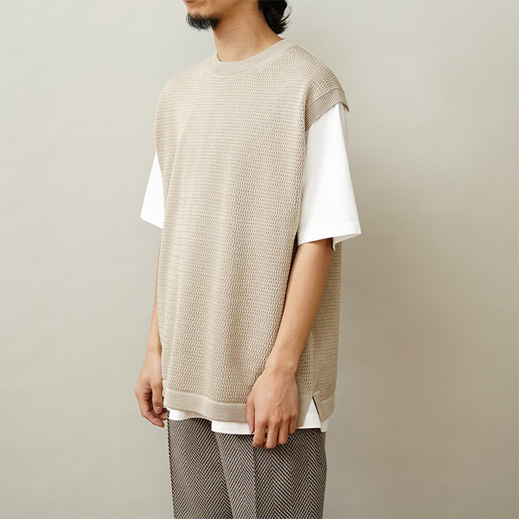 SUMMER KNIT CREW NECK VEST / BEIGE | BATONER (MEN)(バトナー