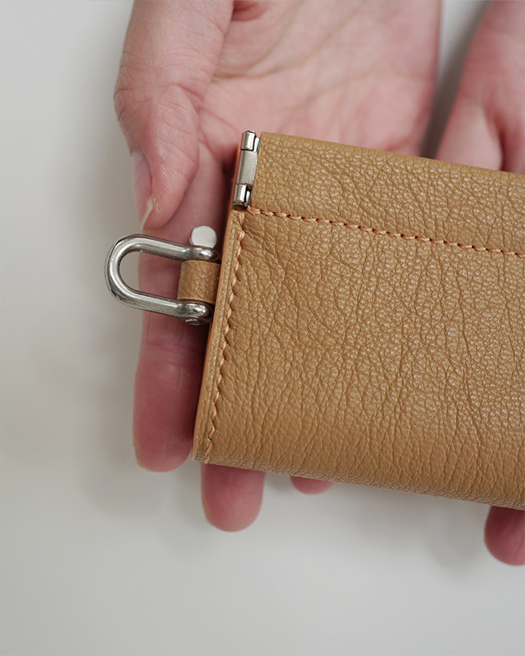 DERRICK - SHACKLE TRIFOLD WALLET / TAN | ED ROBERT JUDSON(エド