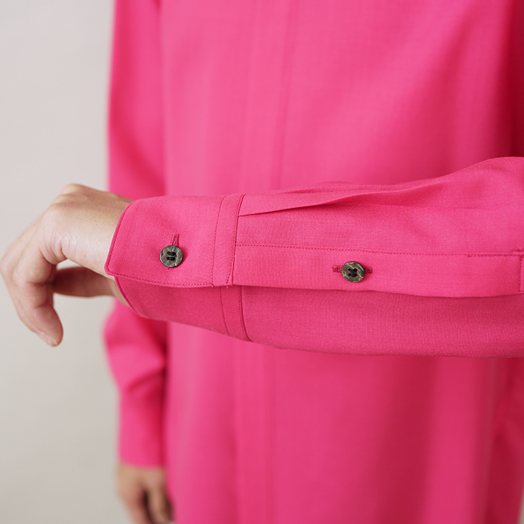DROPPED SHOULDER TOP WITH SHIRT COLLAR IN WOOL SHIRTHING / FUCHSIA