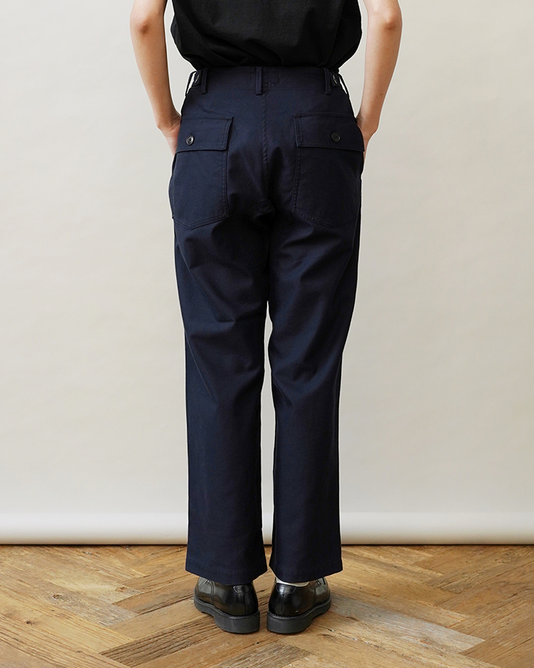 BAKER PANTS / NAVY(SATIN) | YAECA (WOMEN)(ヤエカ) | BOTTOMS 